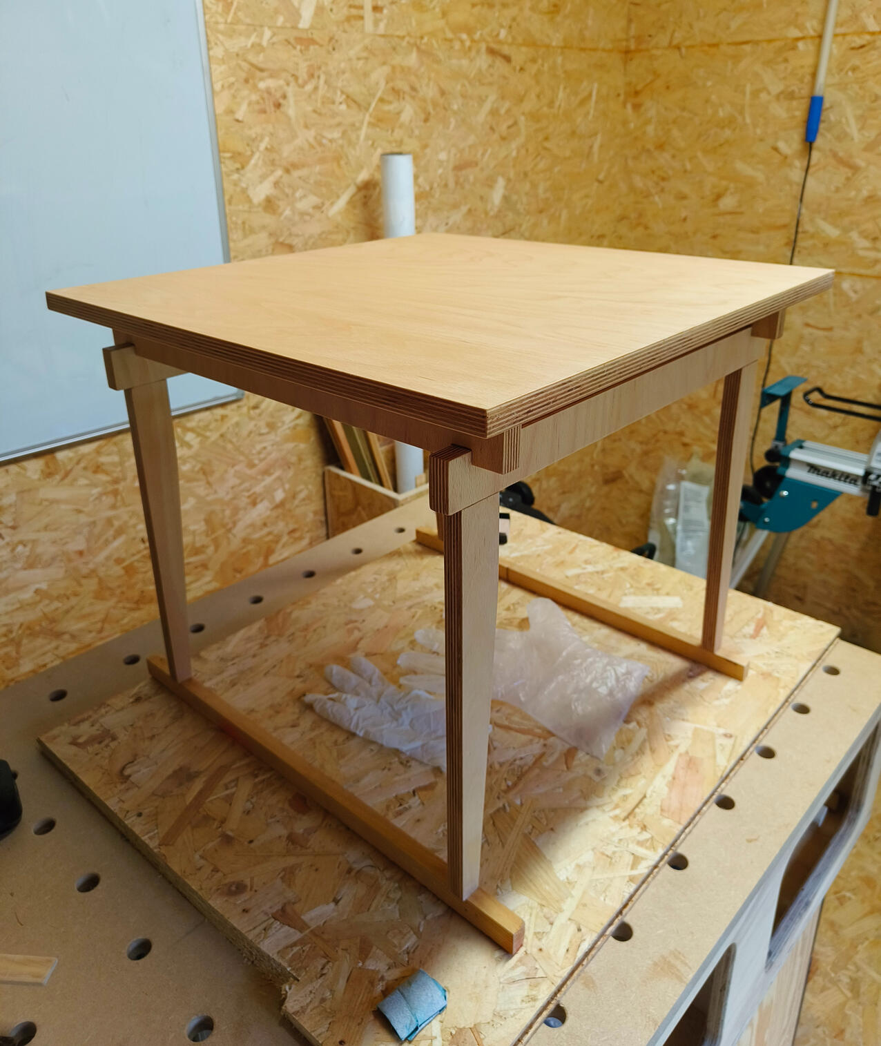 Houten bijzettafel