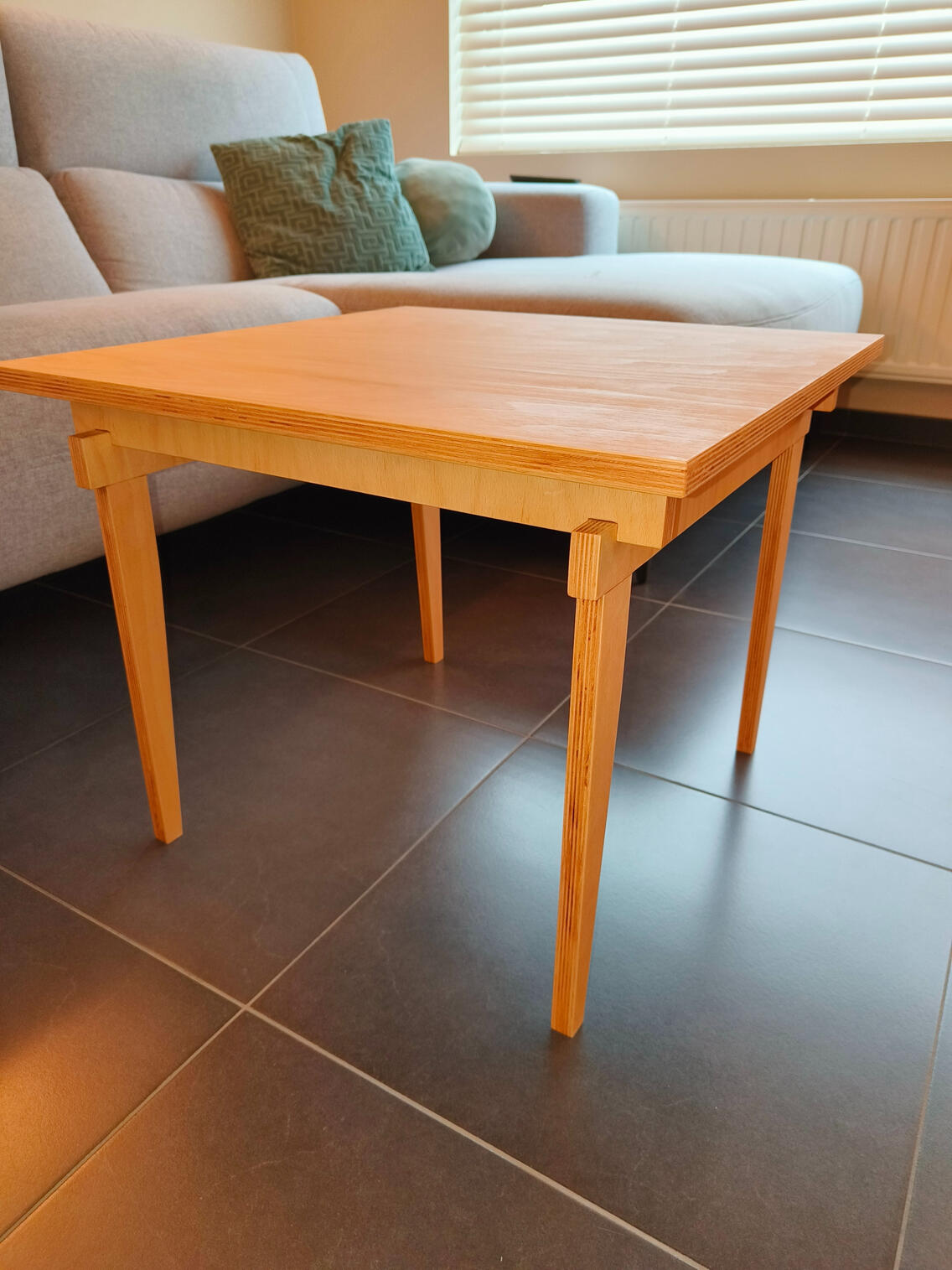 Houten bijzettafel