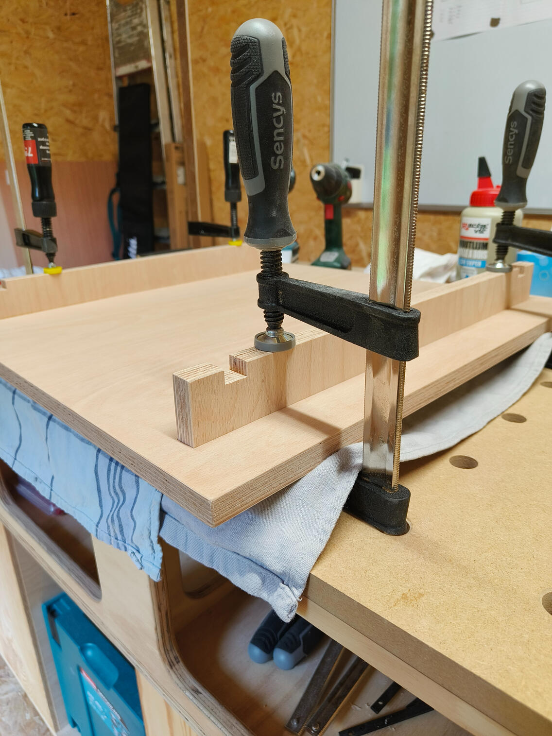 Houten bijzettafel moteren