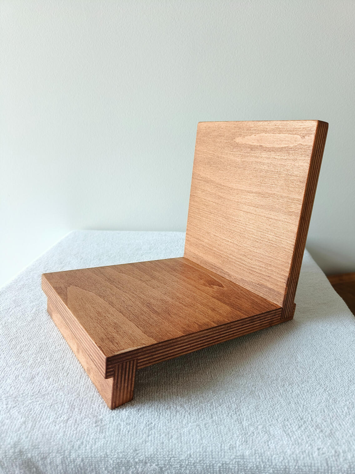 Houten boekensteun