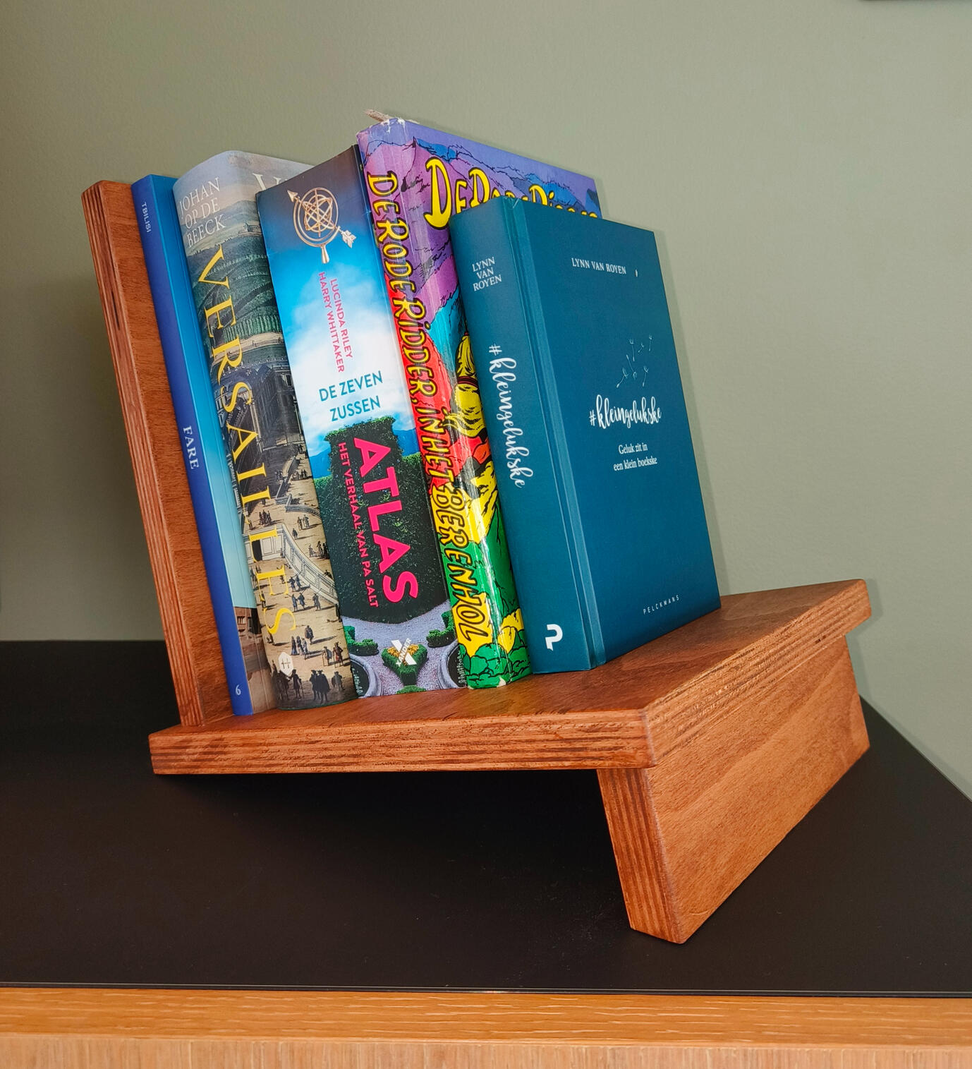 Houten boekensteun