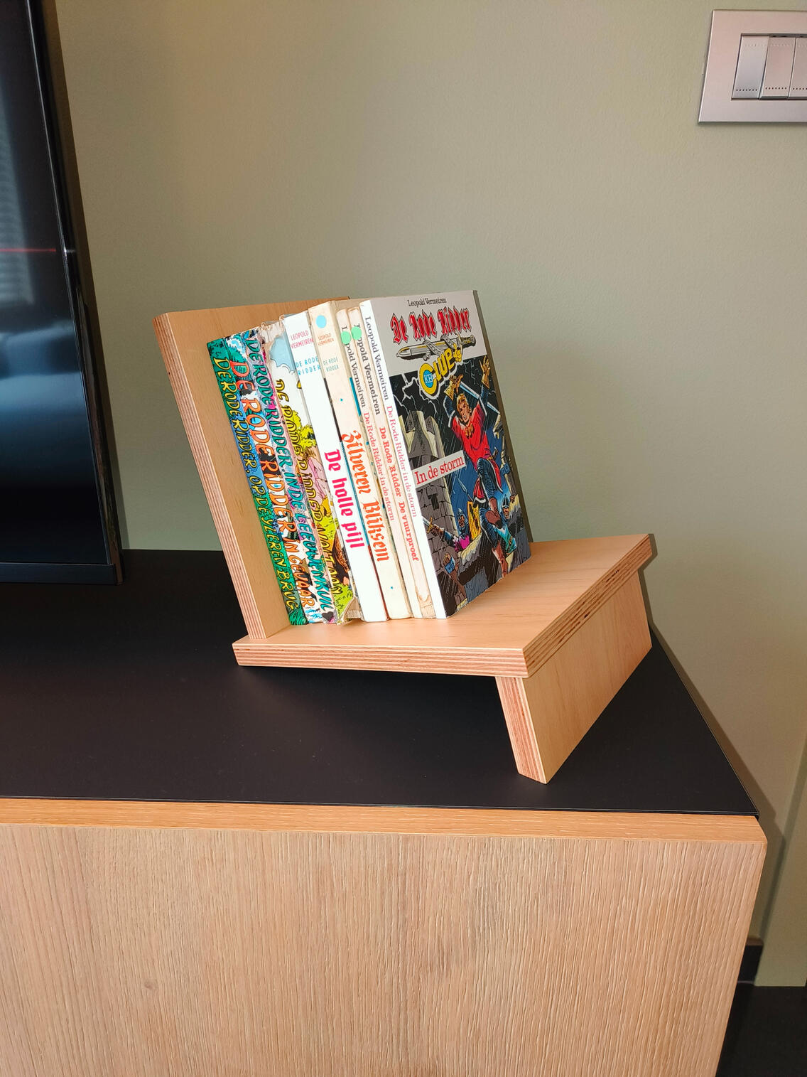 Houten boekensteun