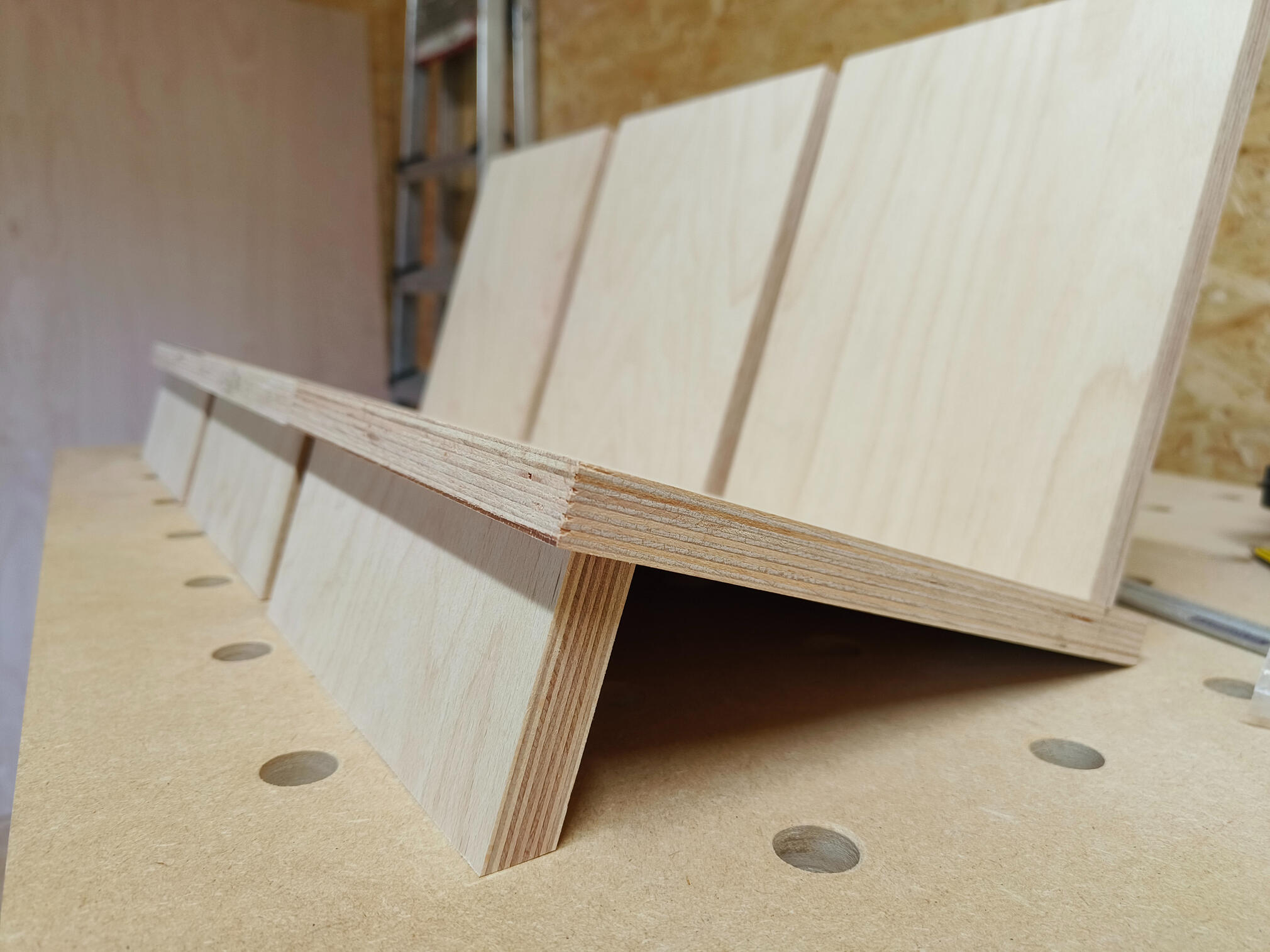 Houten boekensteun