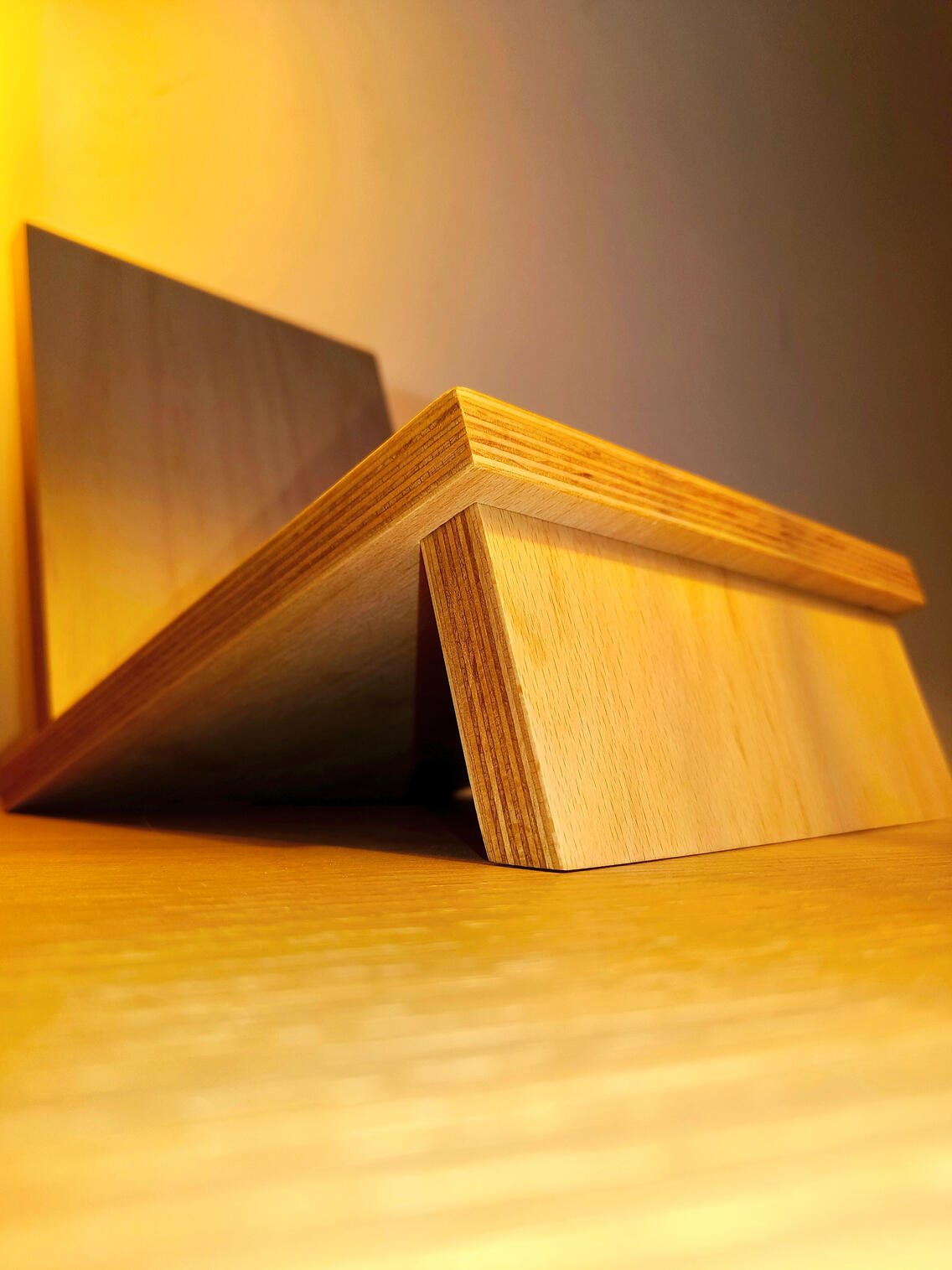 Houten boekensteun