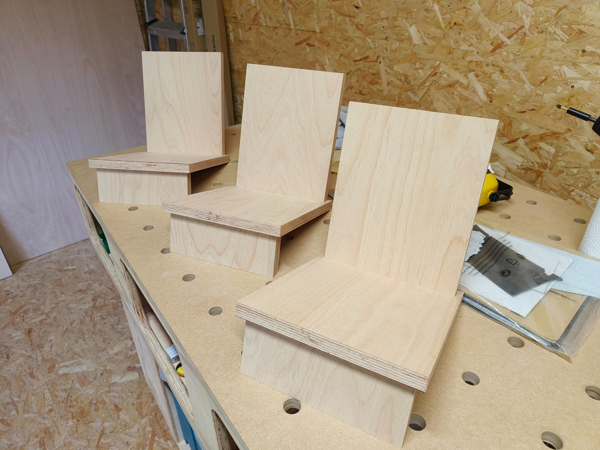 Houten boekensteunen