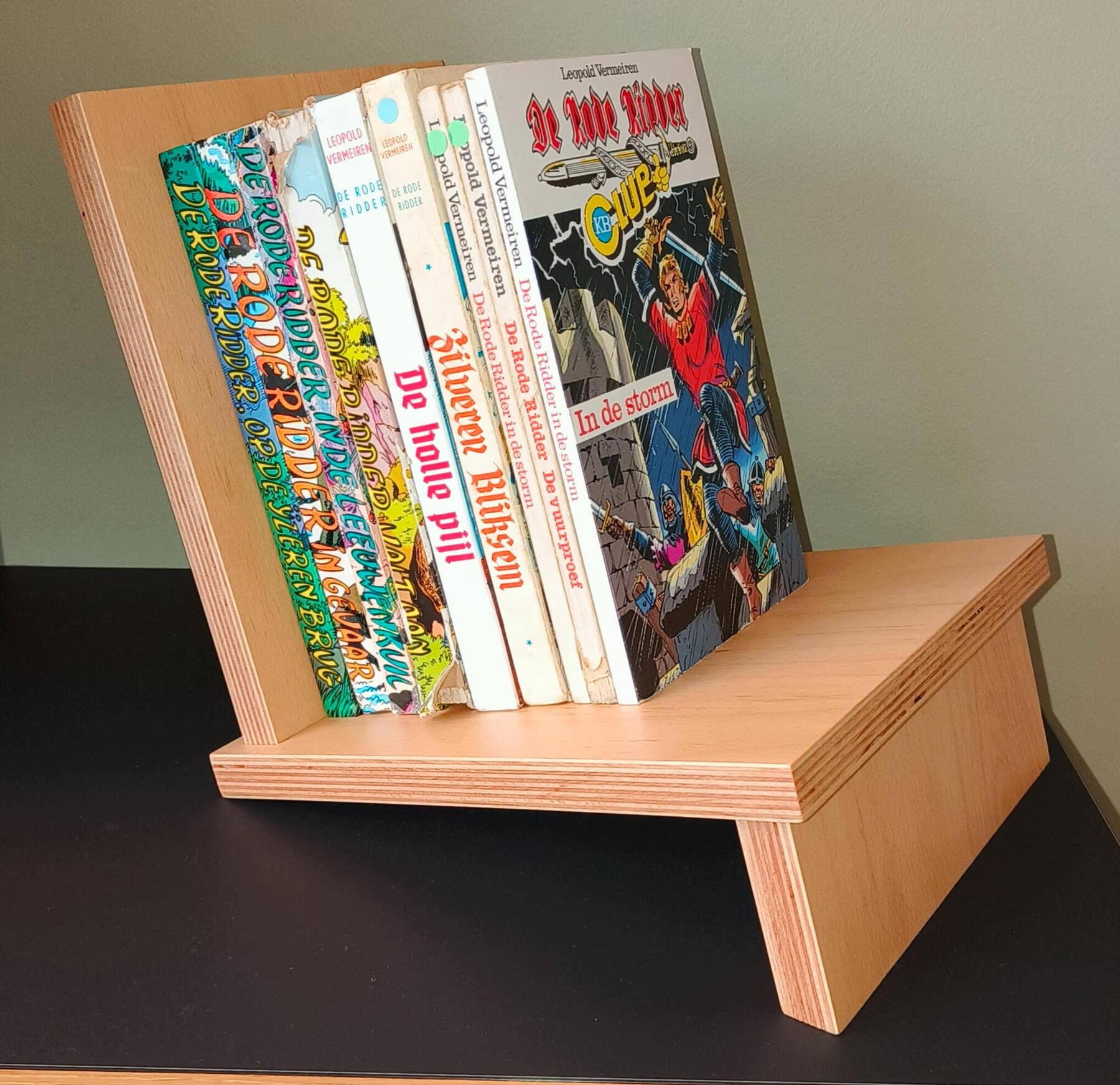 Houten boekensteun.
